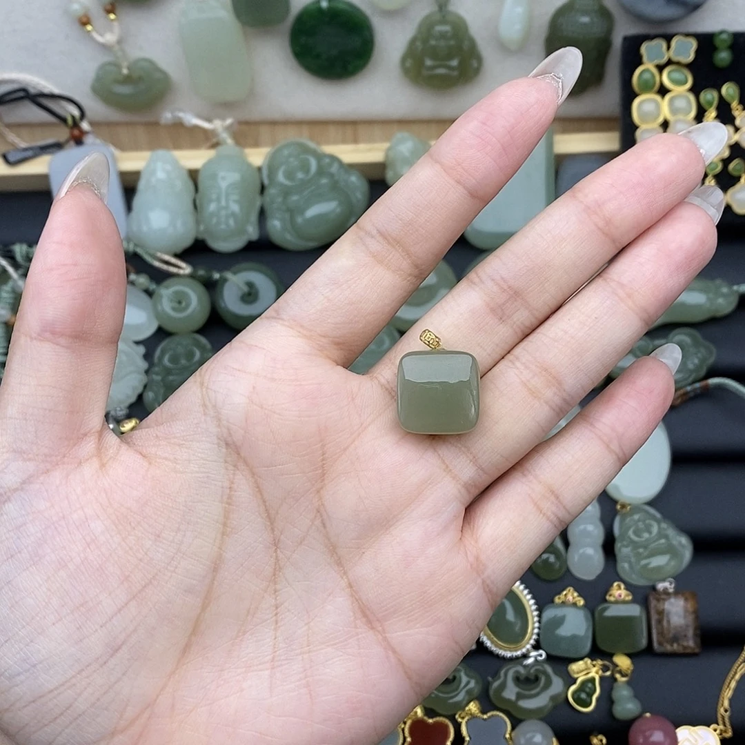 吊坠(不含链)18K金镶嵌和田玉