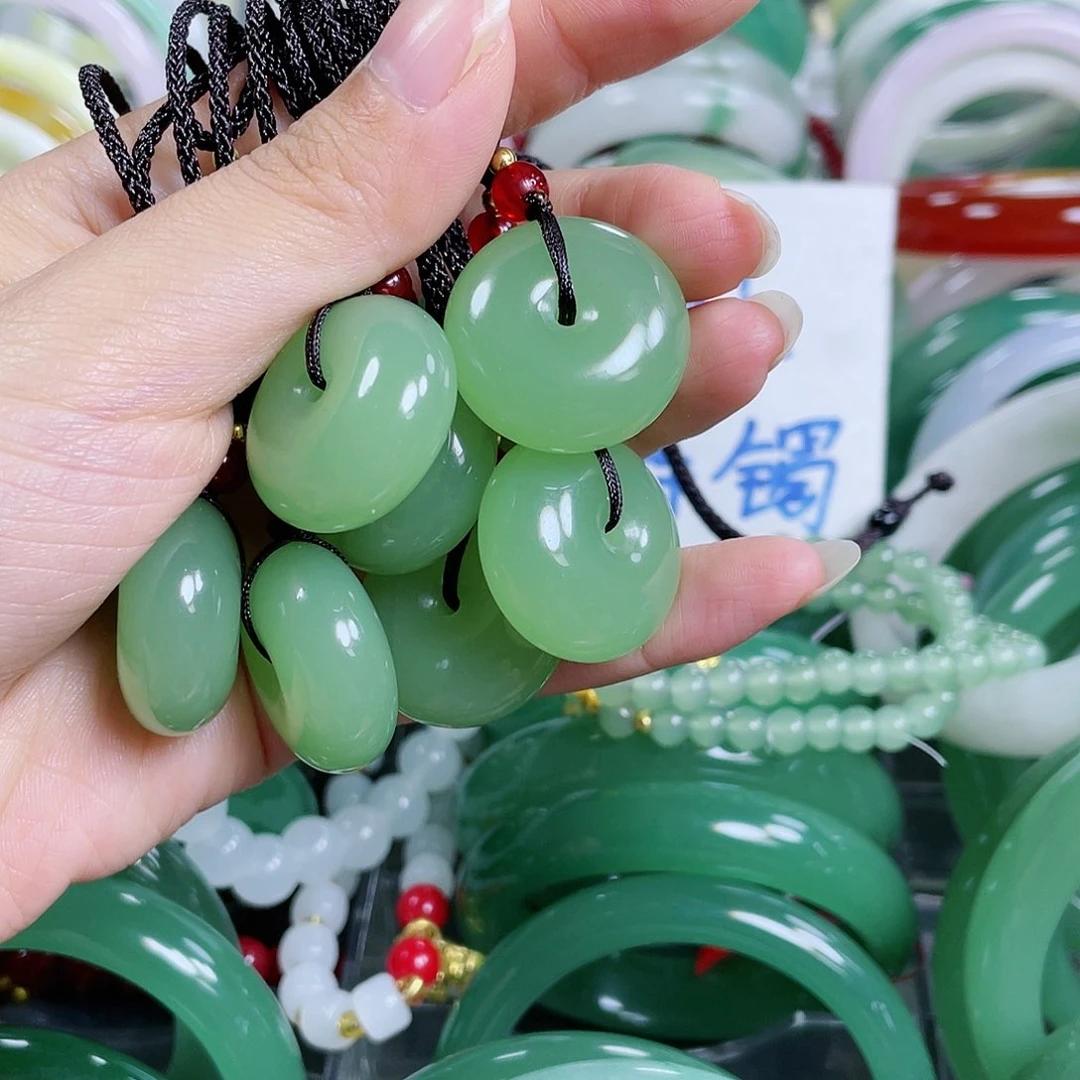 【闪购商品】石英质玉手镯未镶嵌