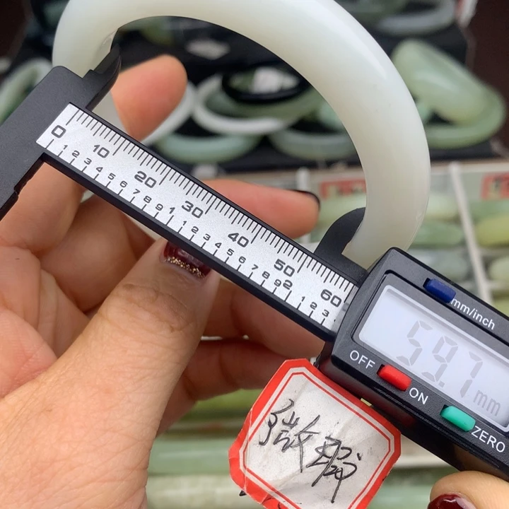 蛇纹石玉未镶嵌手镯504