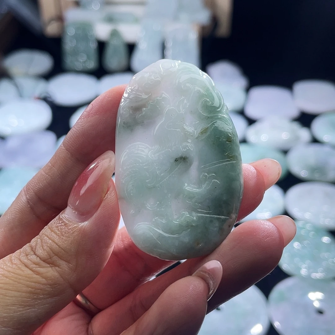 翡翠未镶嵌颈饰鸡牌