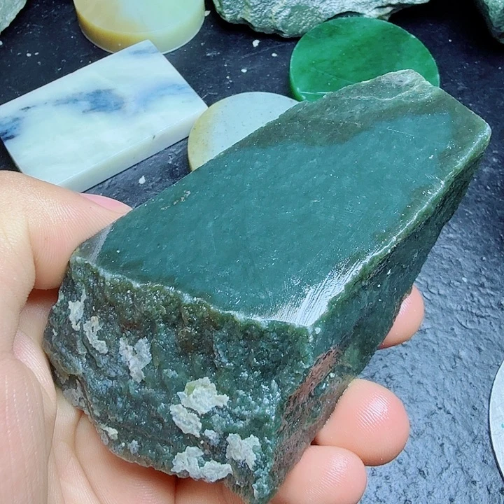 和田玉（糖玉）未镶嵌珠宝奇石