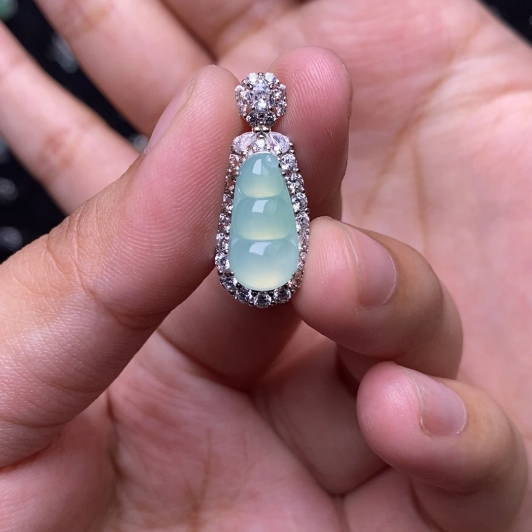 翡翠银S925镶嵌吊坠(赠链)