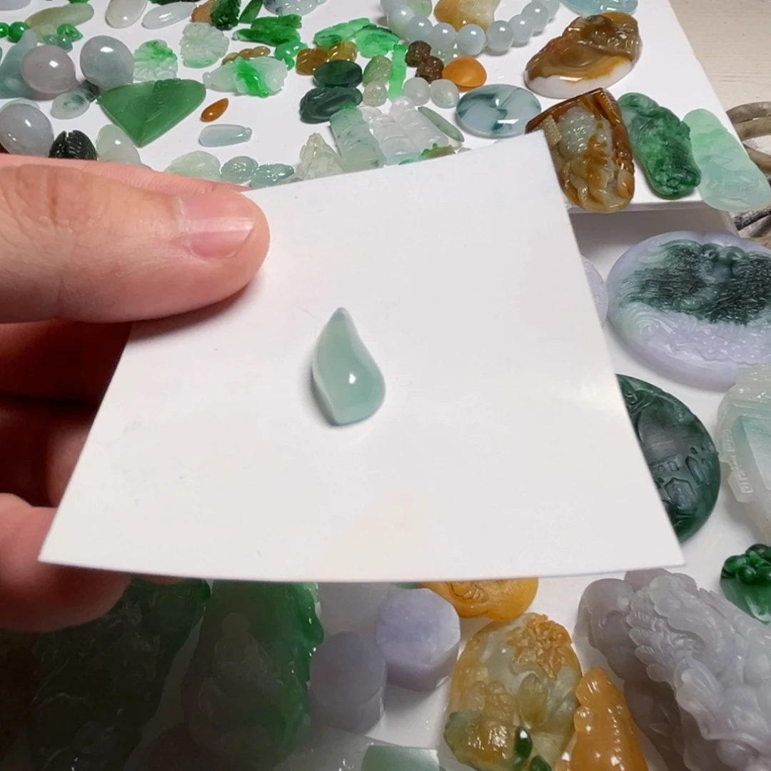 桃***桃翡翠未镶嵌颈饰天然翡翠
