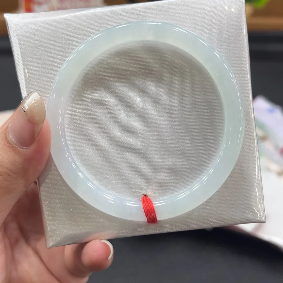 翡翠手镯未镶嵌54细条