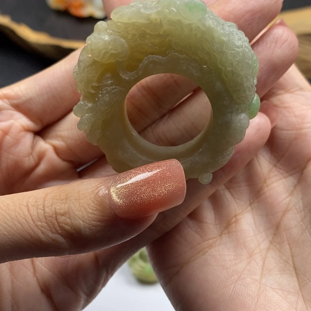 R***l未镶嵌定制翡翠龙戒