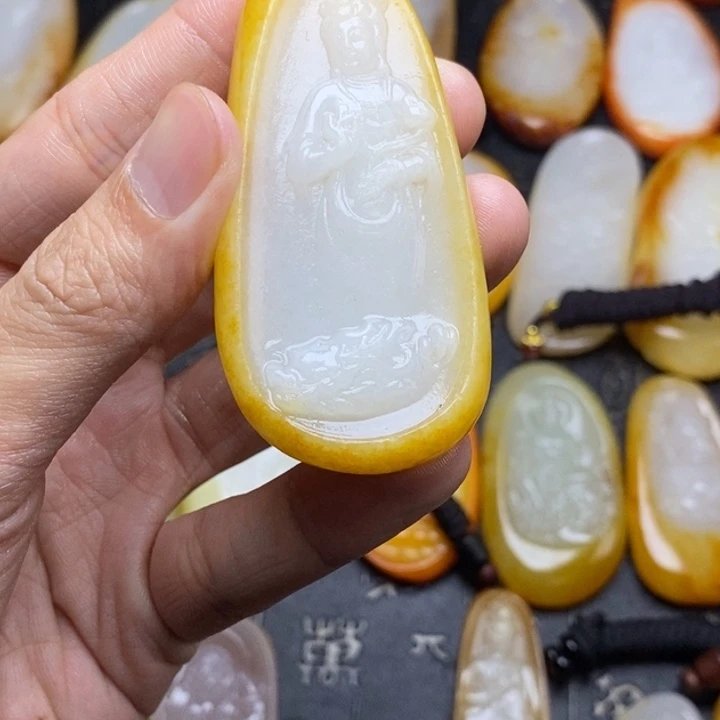和田玉未镶嵌颈饰