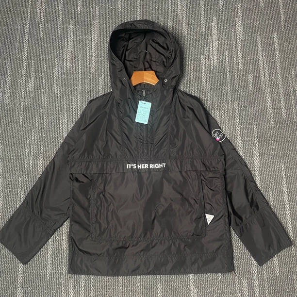 99新 MONCLER 半拉链设计连帽冲锋衣外套/尺码2