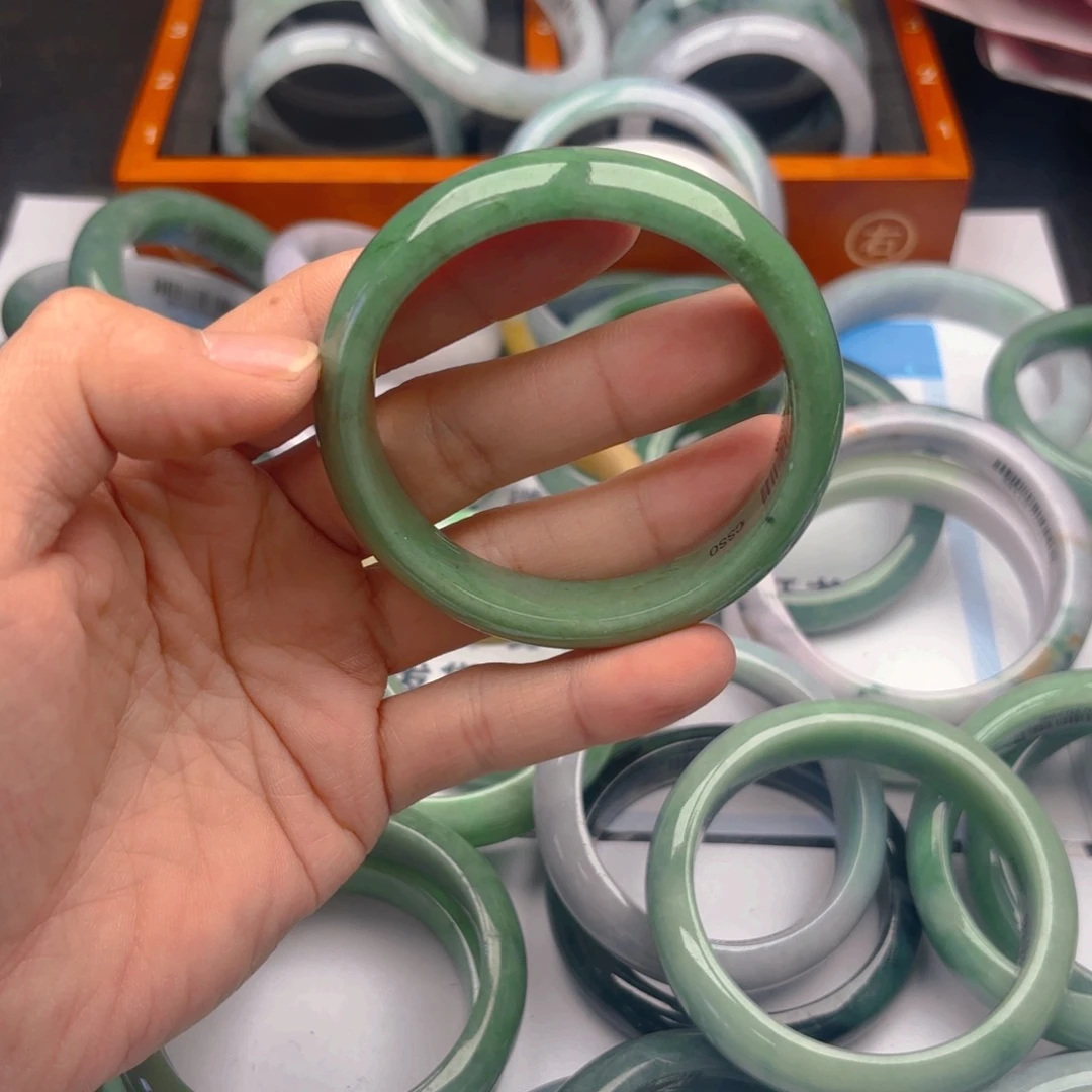 翡翠未镶嵌手镯5758x3. 65