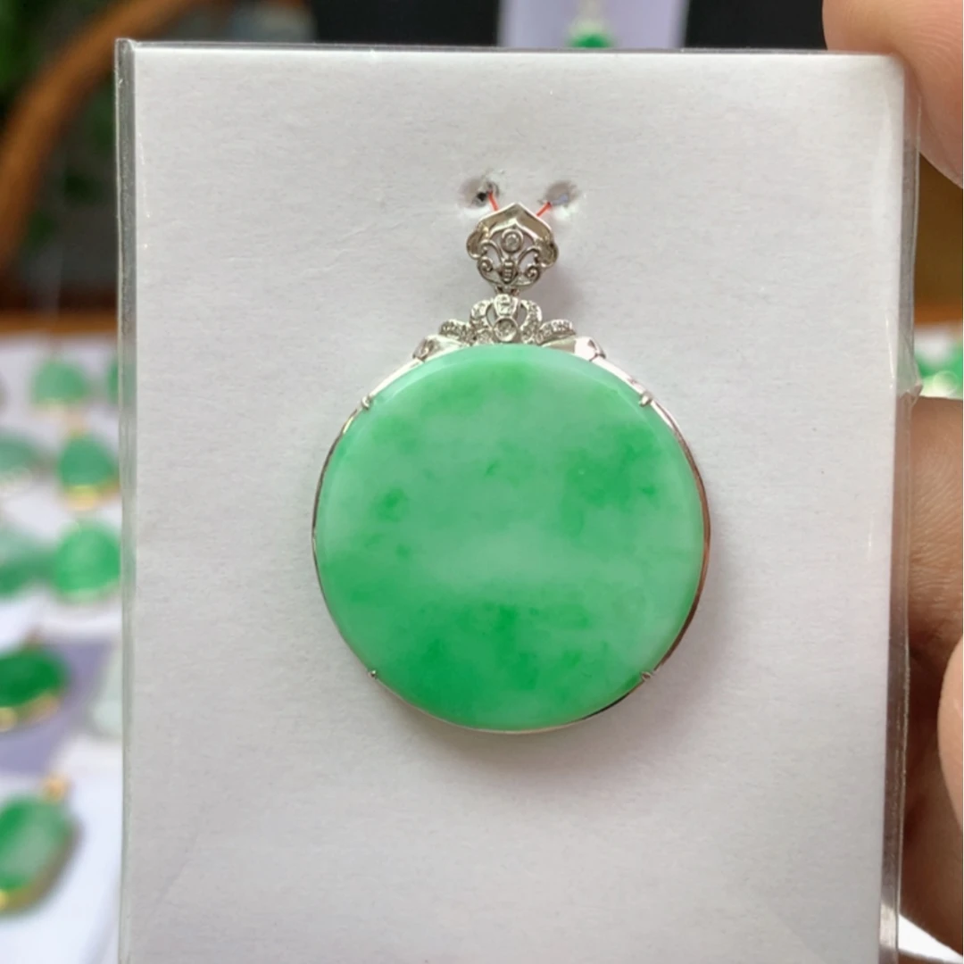 【闪购商品】翡翠颈饰18K金镶嵌翡翠