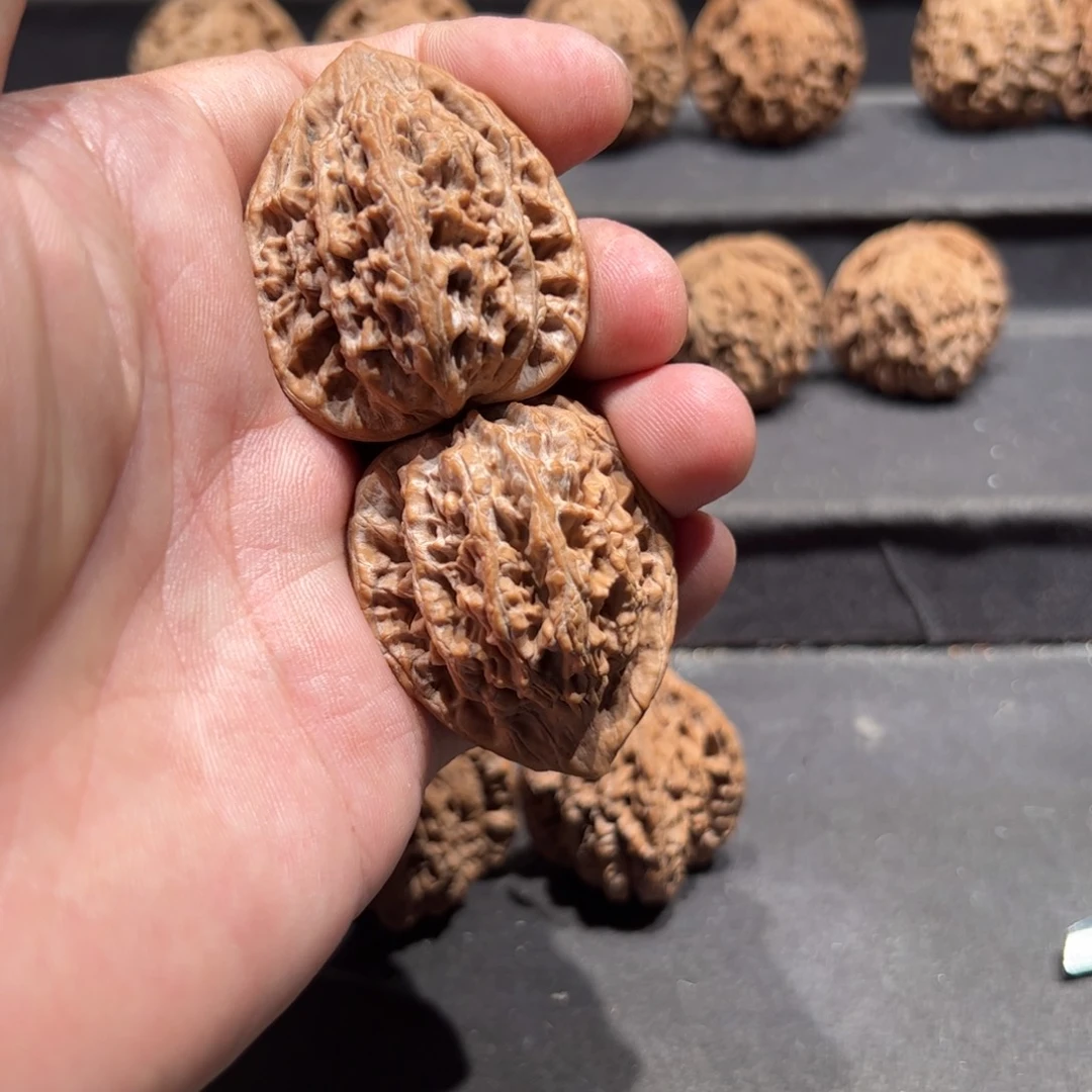 文玩核桃吊坠旋****风虎头