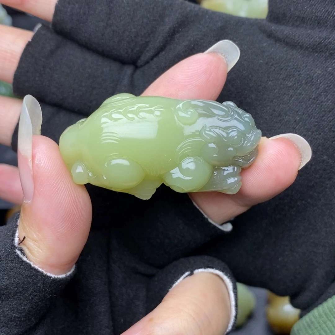 和田玉未镶嵌挂件