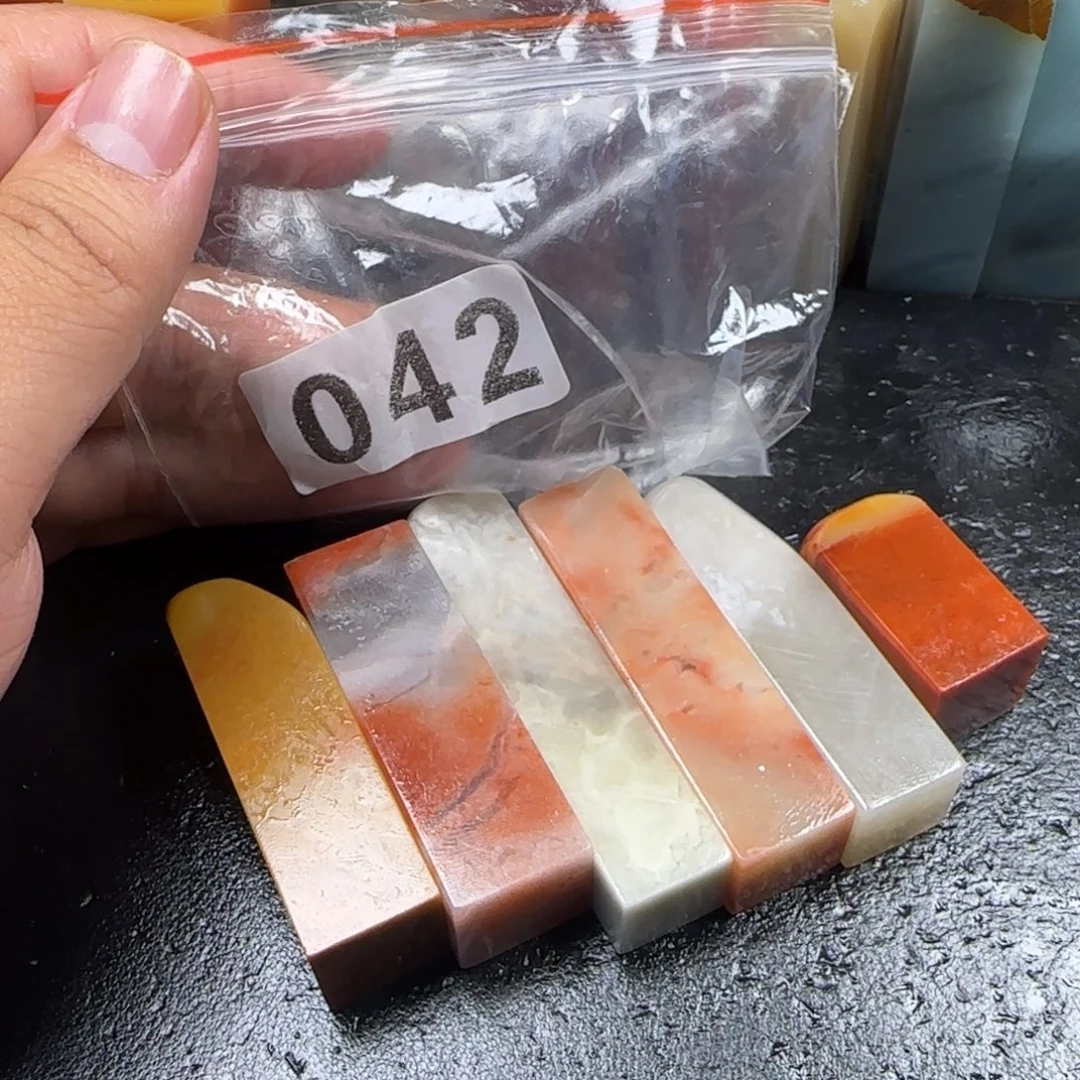 老挝石6方1.5左右正章