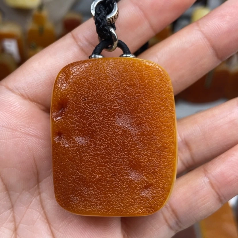 【闪购商品】琥珀颈饰未镶嵌