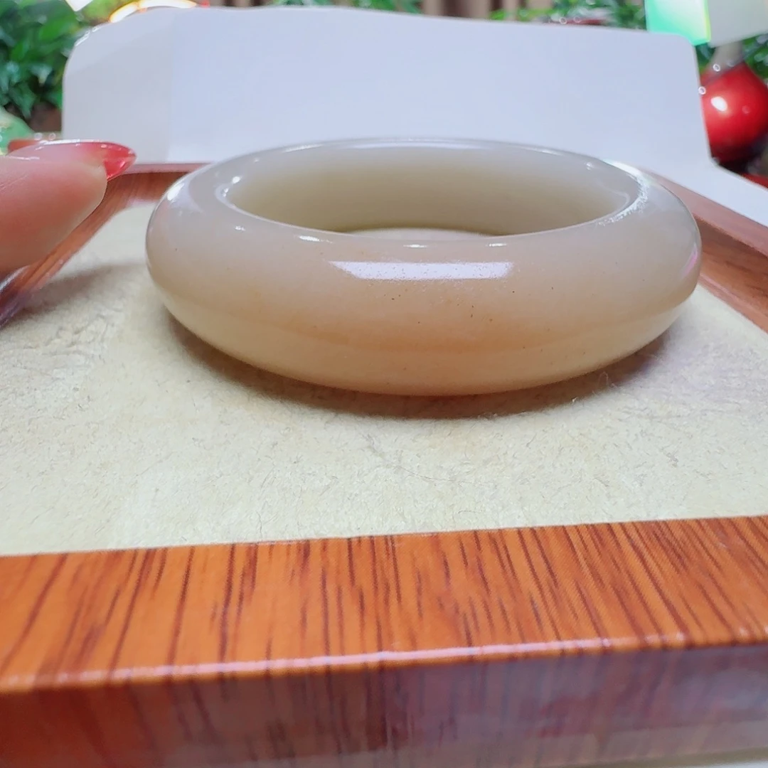 无***）石英质玉未镶嵌手镯