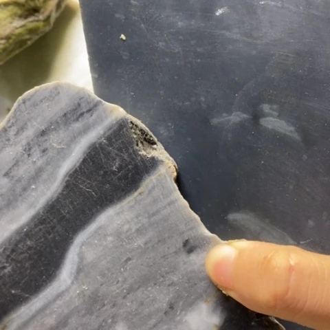 透闪石质玉未镶嵌珠宝半成品青*君