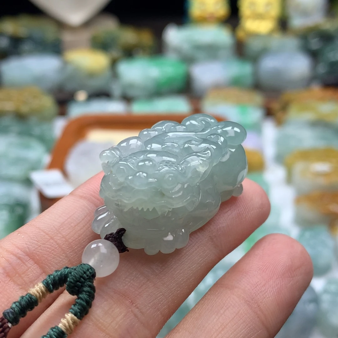 翡翠未镶嵌颈饰貔貅27