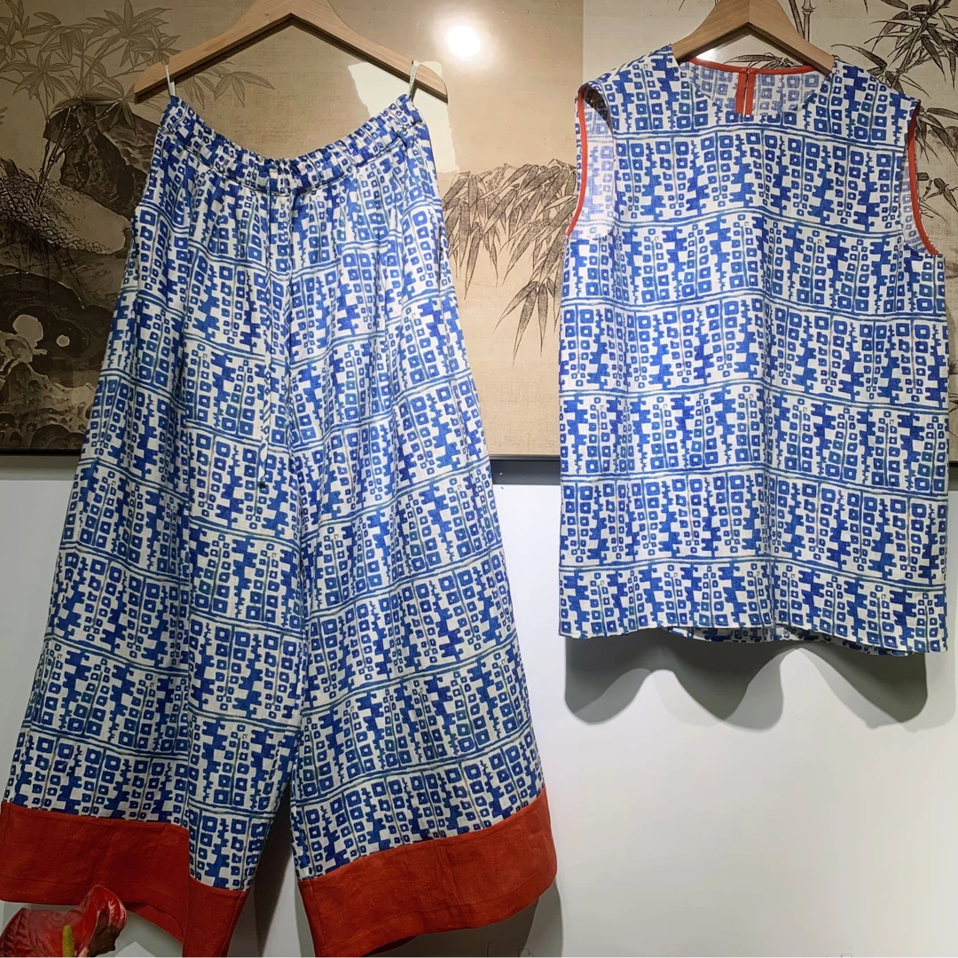 蓝红撞色方块龟背裙裤套装休闲时尚