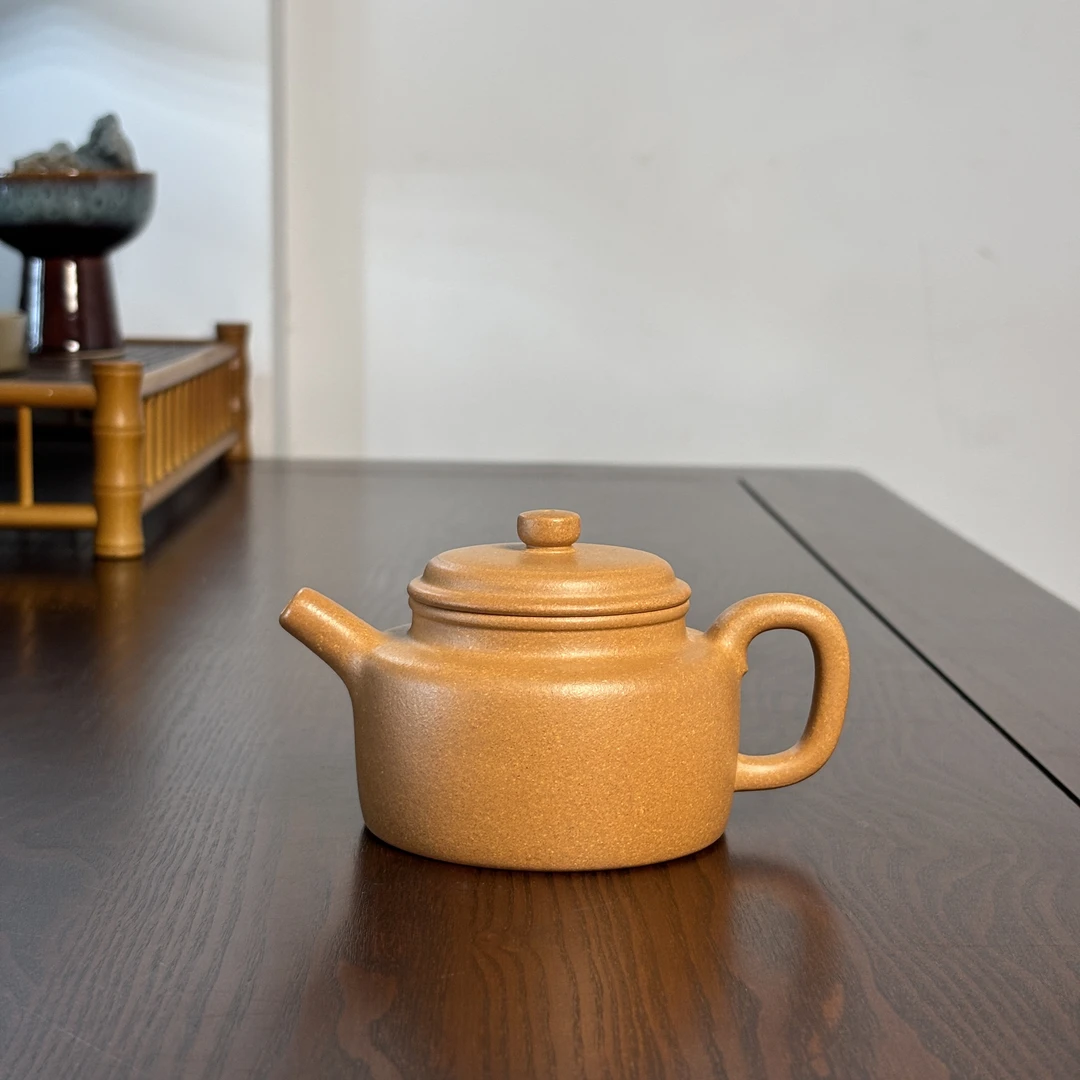 黄金段德中壶，宝山松花黄金段，原矿紫砂壶