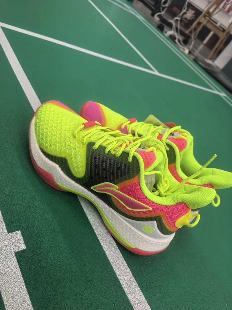 战戟女鞋羽毛球鞋小码