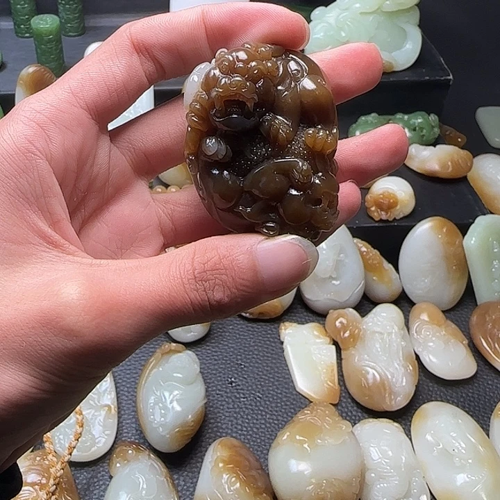 和田玉未镶嵌颈饰