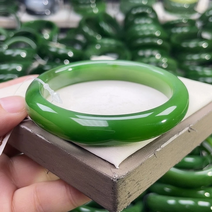 未镶嵌手镯和田玉（碧玉）