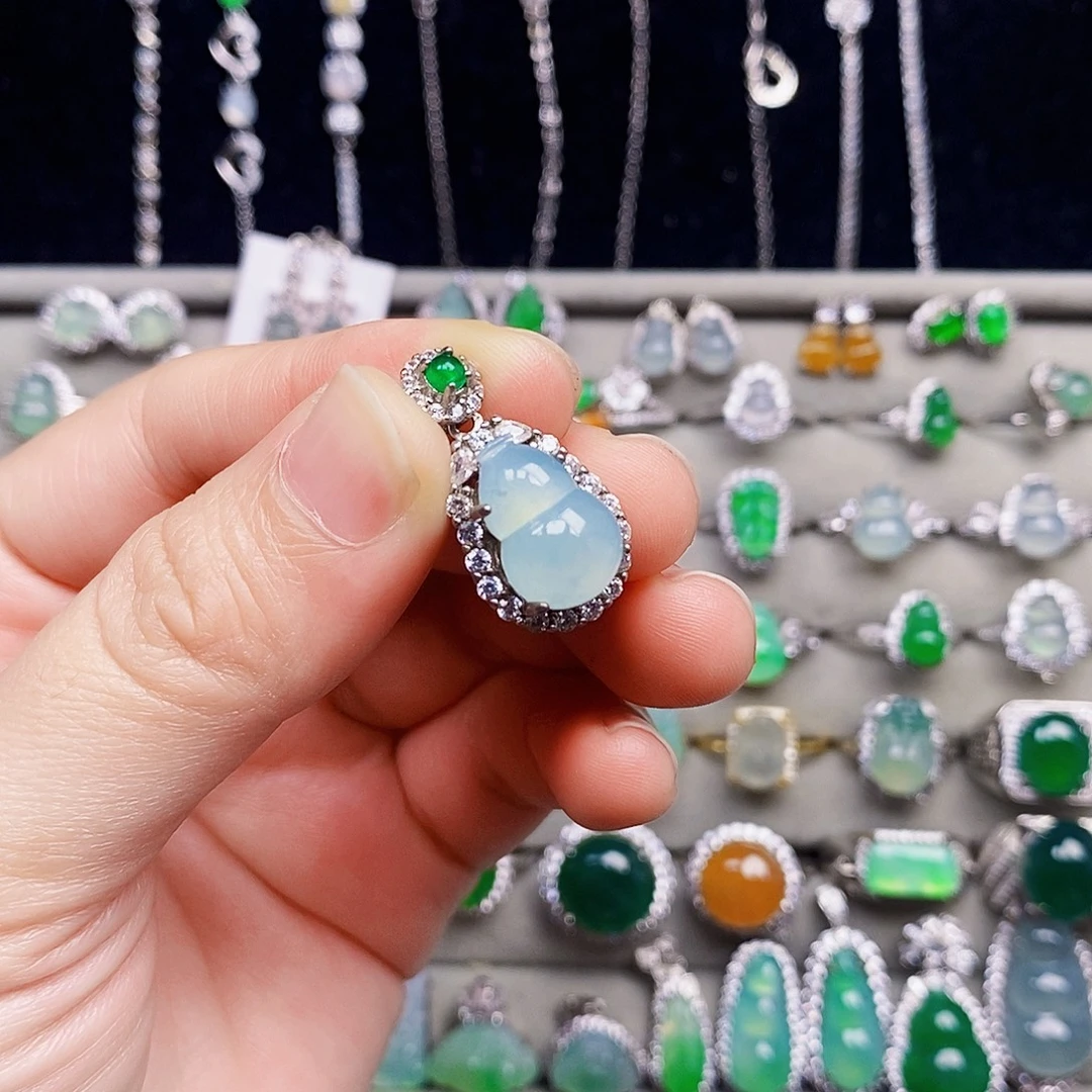 翡翠银S925镶嵌颈饰葫芦