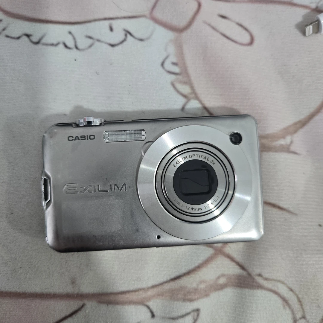 9新 Casio/卡西欧 S12人像冷白带美颜多滤镜1200万像素3x光学