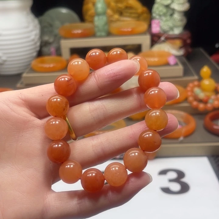 未镶嵌石英质玉（黄龙玉）手镯