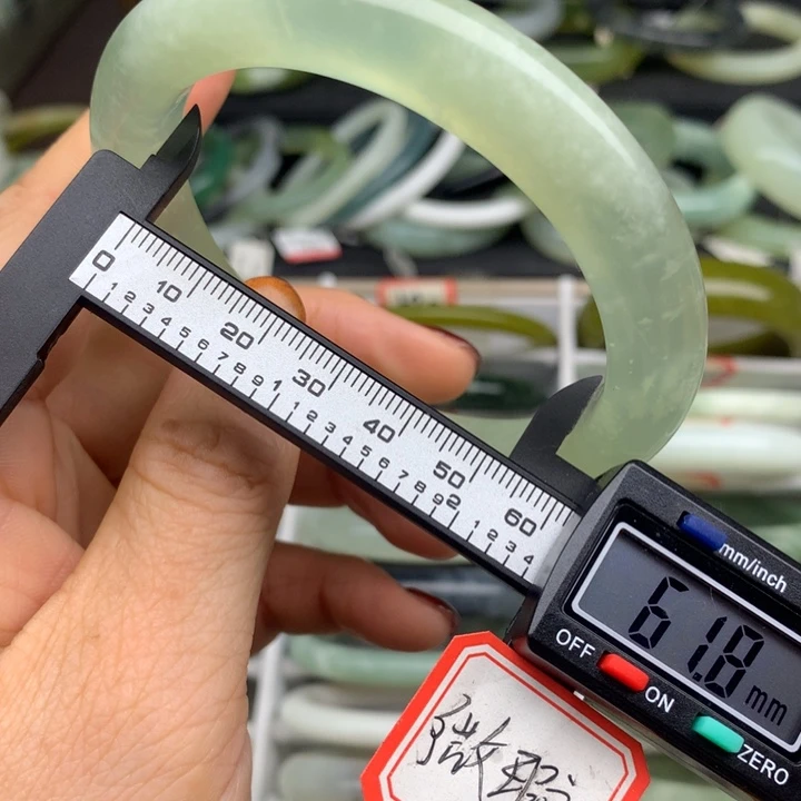 蛇纹石玉未镶嵌手镯1007