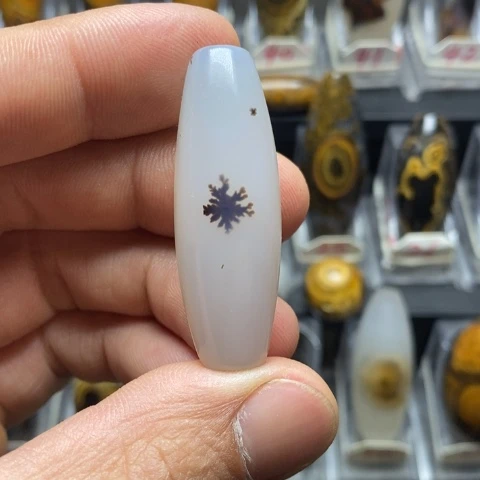 未镶嵌玛瑙/玉髓珠宝奇石