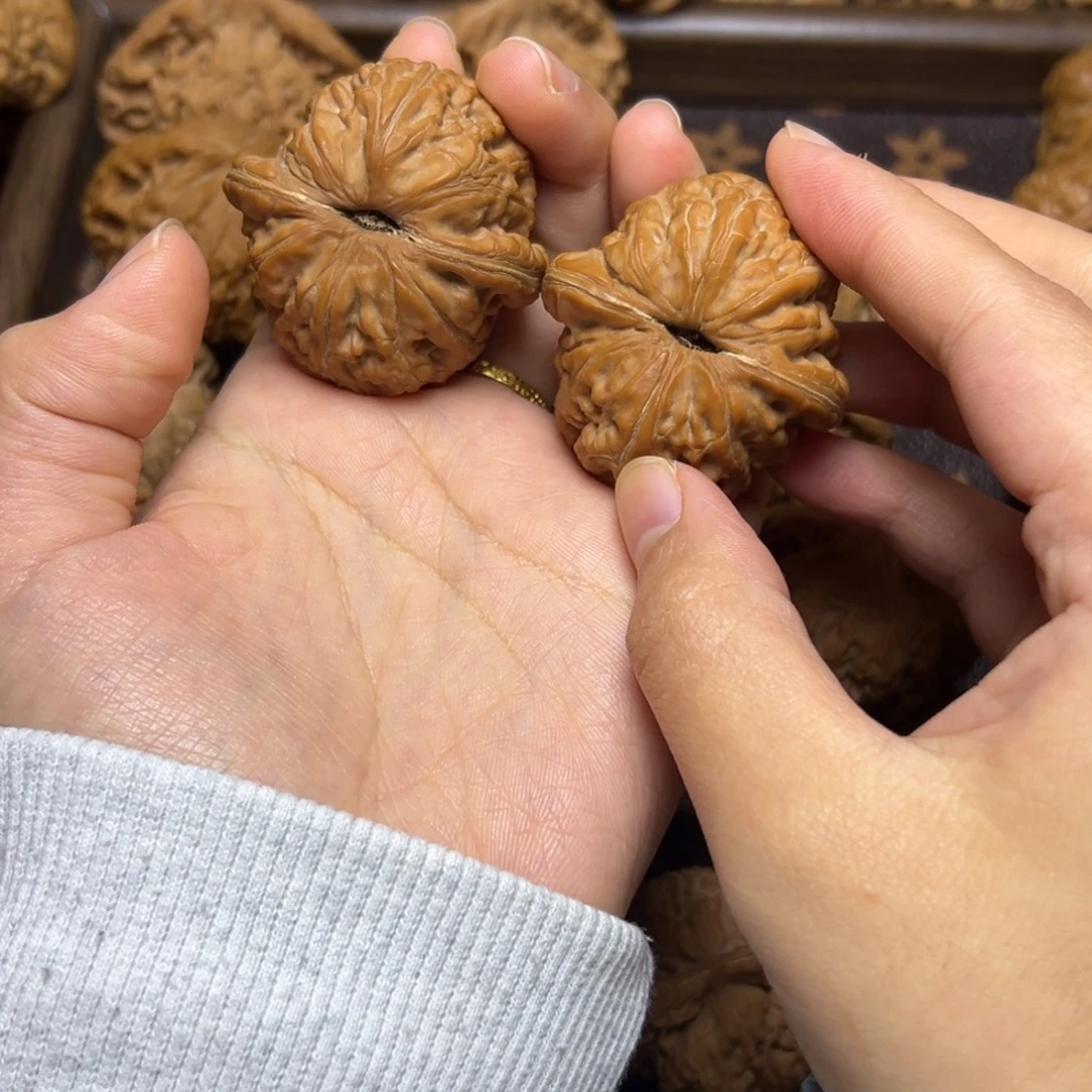 吊坠文玩核桃翘肩元宝