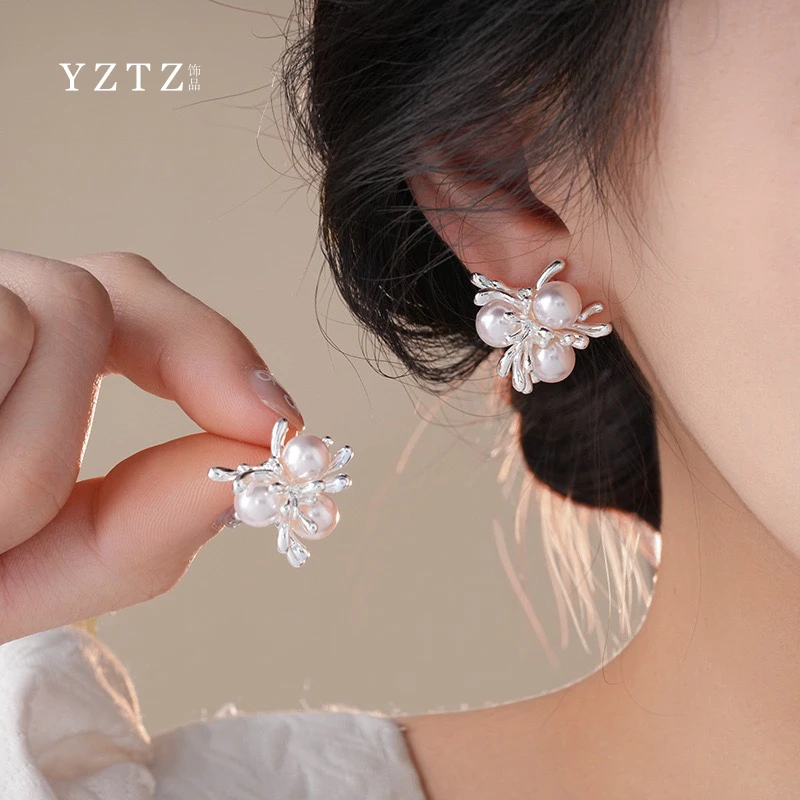 铜合金耳饰 925银针法式复古花朵团簇耳环时尚简约百搭耳钉轻奢感