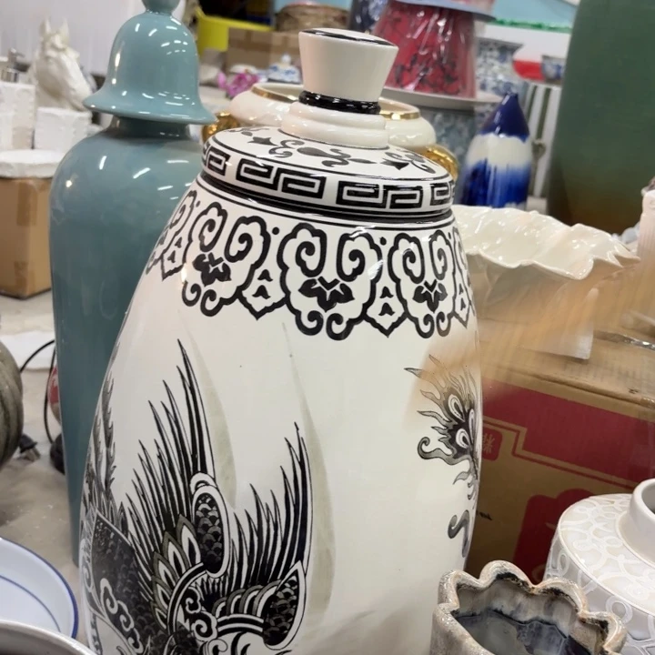 微瑕青花瓷器值得购买