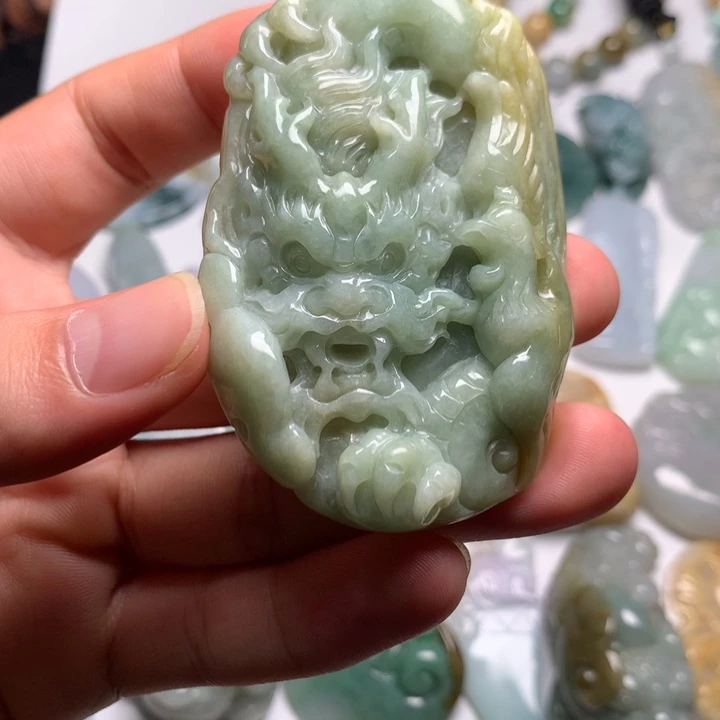 翡翠未镶嵌颈饰龙凤40