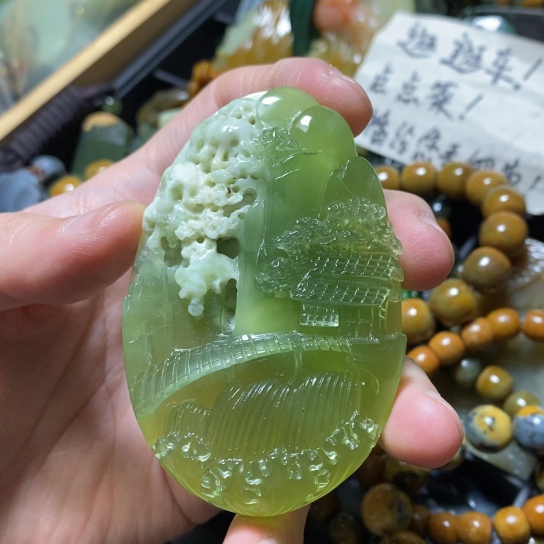 蛇纹石玉未镶嵌颈饰