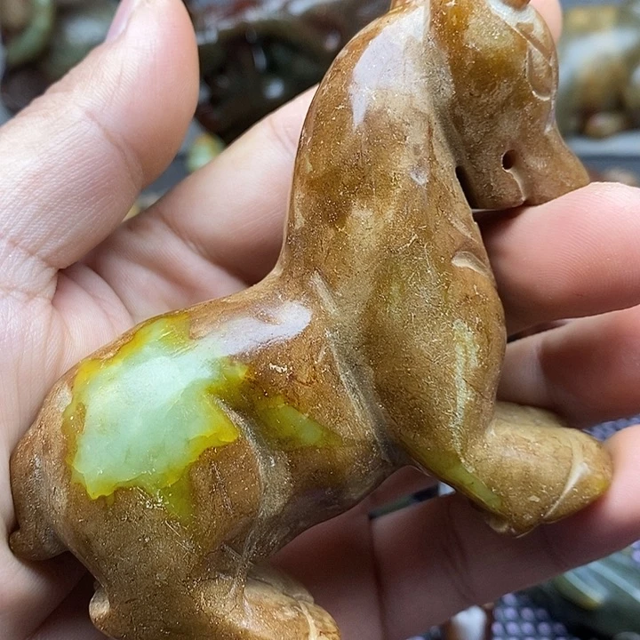 未镶嵌蛇纹石玉颈饰
