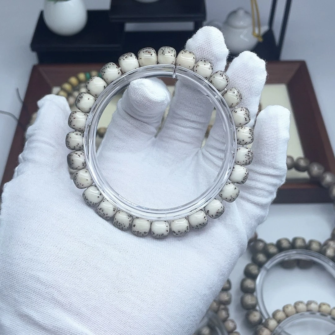 星月菩提手串8.5×7.5糯冰河豚B18