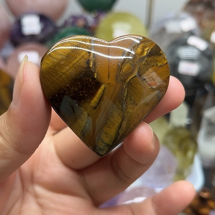 未镶嵌珠宝半成品水晶65克黄虎晶爱心