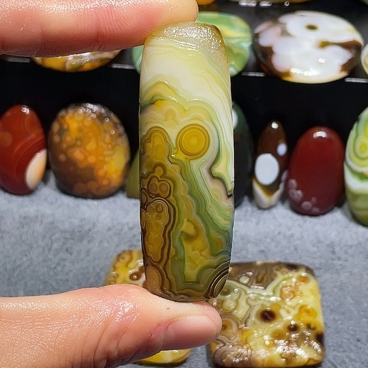 微***安未镶嵌玛瑙/玉髓珠宝奇石