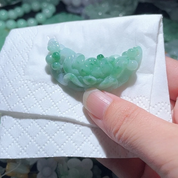 颈饰未镶嵌翡翠天