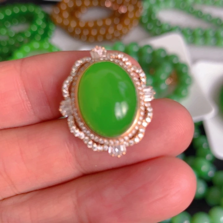 淇***子和田玉（碧玉）18K金镶嵌手链