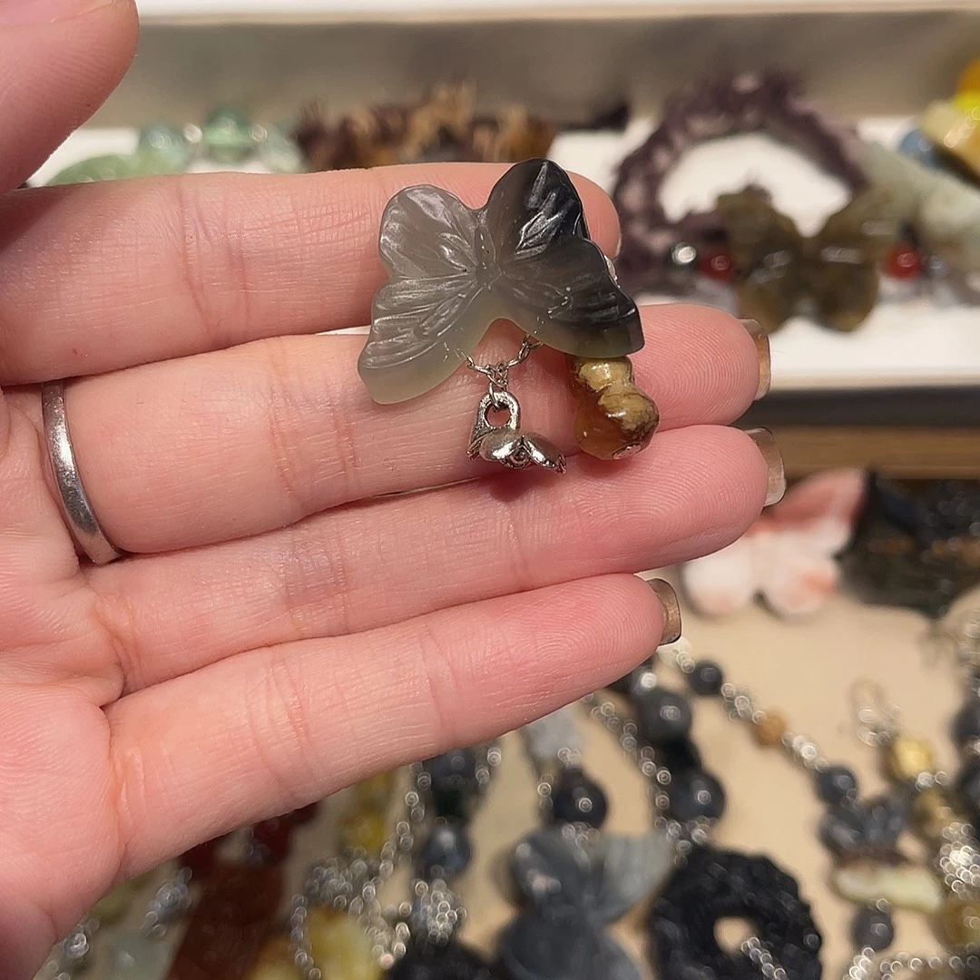 李***财蛇纹石玉合金颈饰