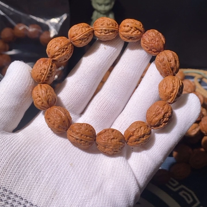 手串文玩核桃……25