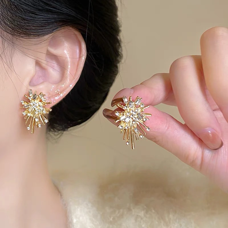 铜合金耳饰 绽放烟火金色烟花耳环女秋冬耳钉高级感独特耳饰潮
