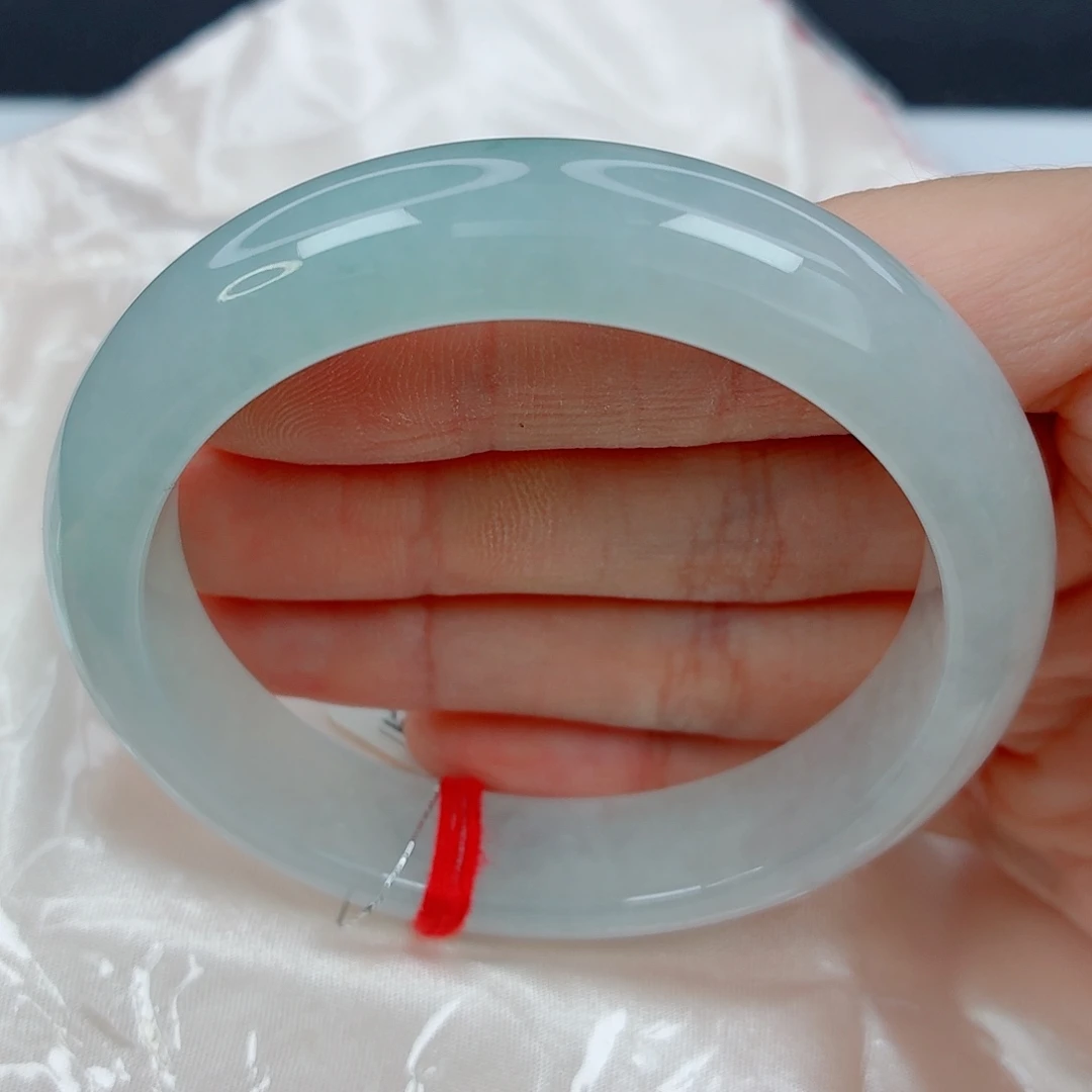 翡翠未镶嵌手镯55.8正圈，冰感好，淡晴底，017