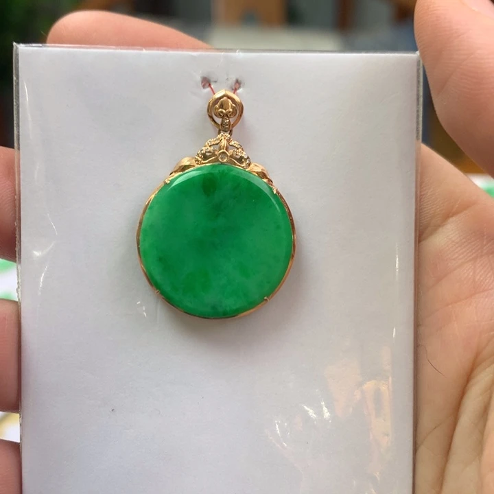 翡翠颈饰18K金镶嵌翡翠吊坠