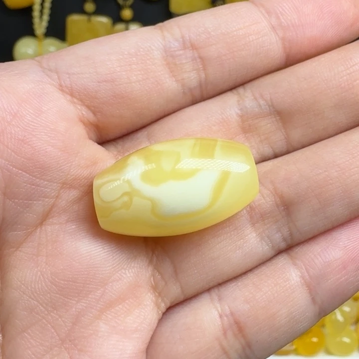 蜜蜡未镶嵌珠宝奇石