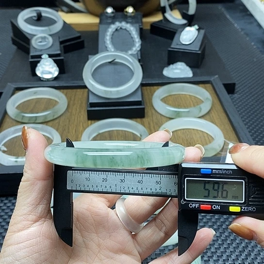 石英质玉（金丝玉）未镶嵌手镯