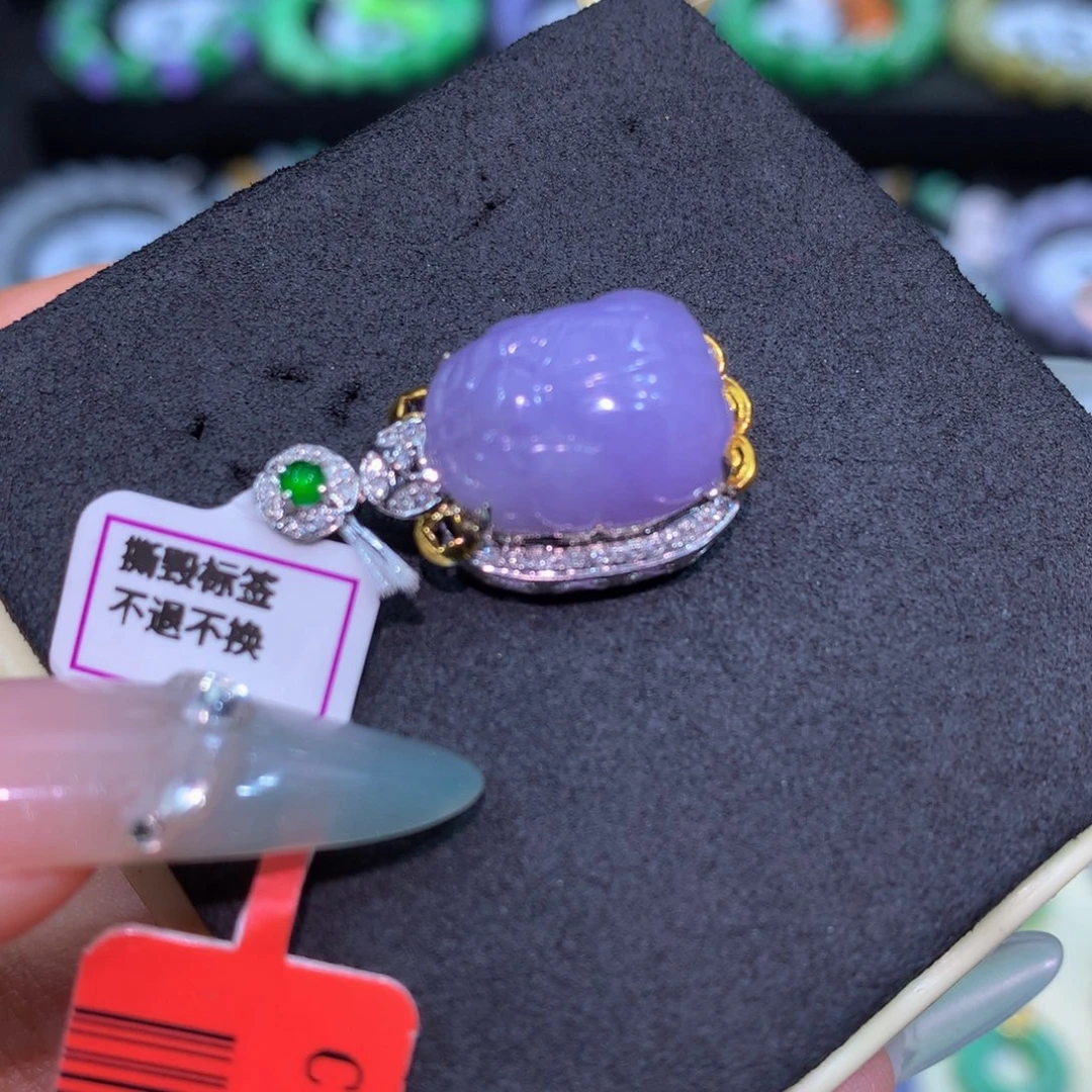 翡翠18K金镶嵌颈饰翡翠