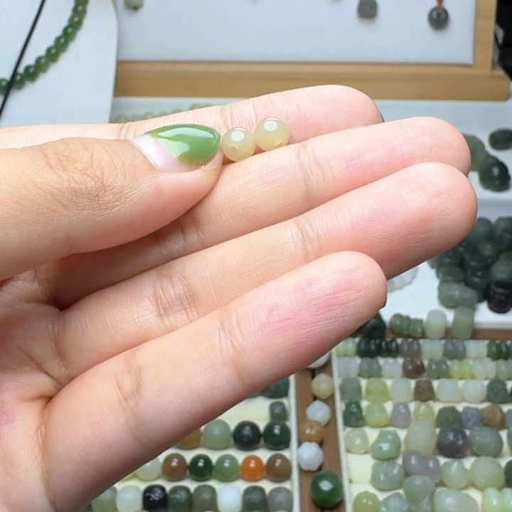 用***5和田玉未镶嵌珠宝半成品和田玉藕粉单珠6mm
